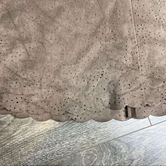 BCBGMAXAZRIA Sheryl Mocha Faux Suede Skirt Size M - Picture 7 of 8